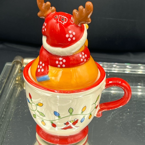 Festive Reindeer Mug with Lid - Picture 4 of 6